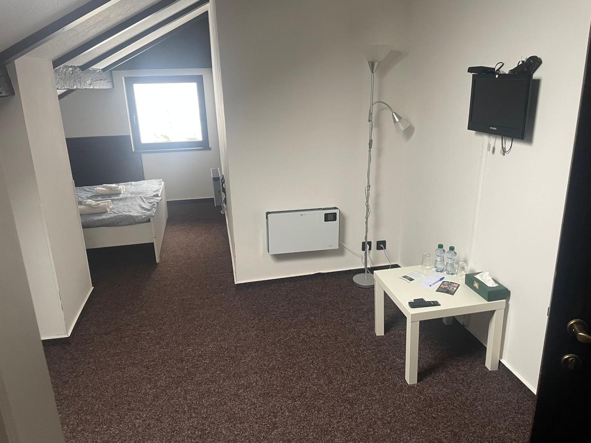 Hotel Lovecky Zamecek Orion Liberec Kültér fotó