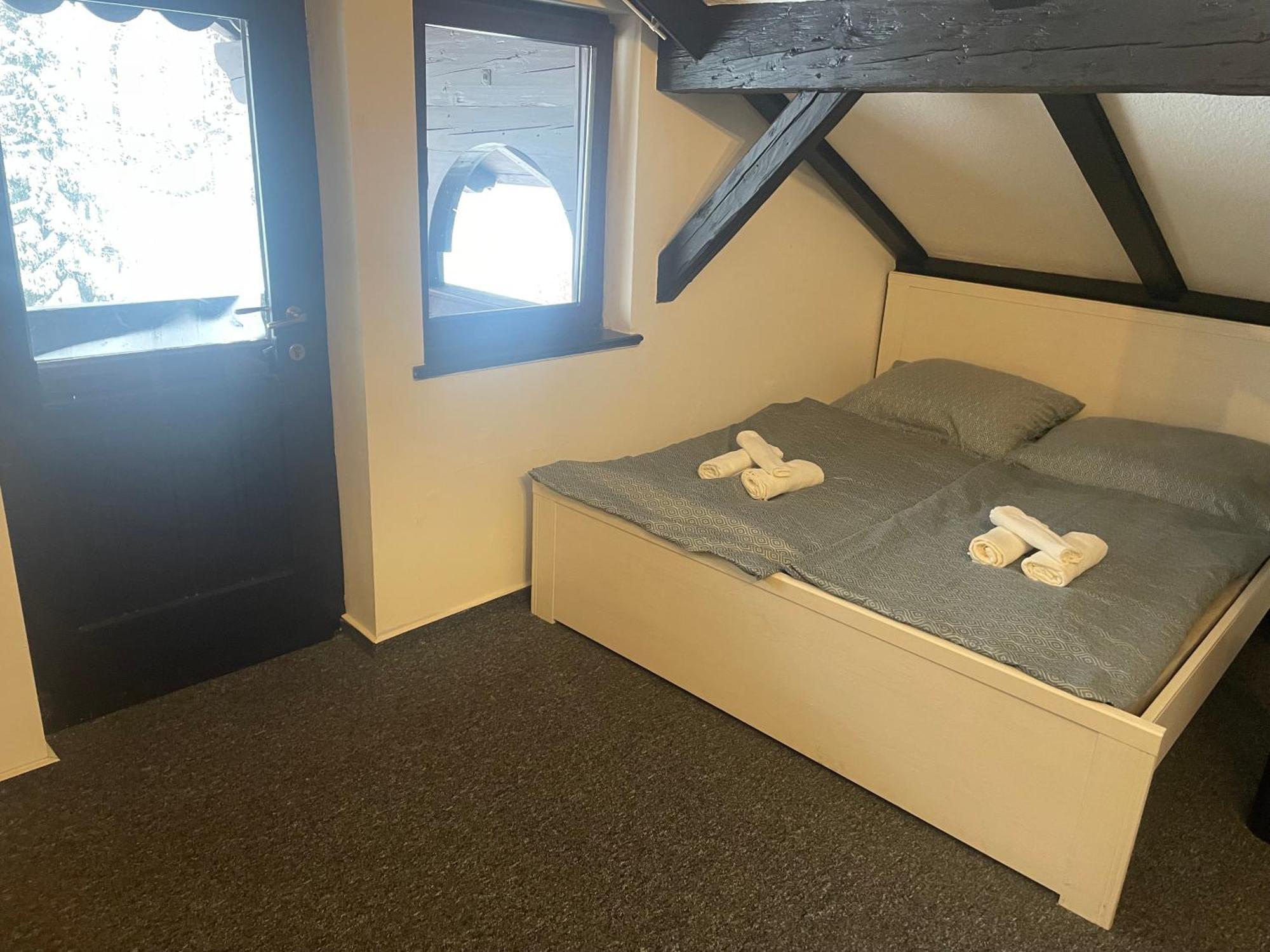 Hotel Lovecky Zamecek Orion Liberec Kültér fotó