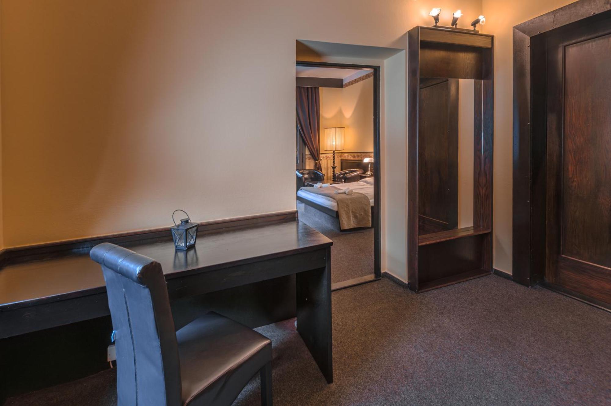 Hotel Lovecky Zamecek Orion Liberec Kültér fotó