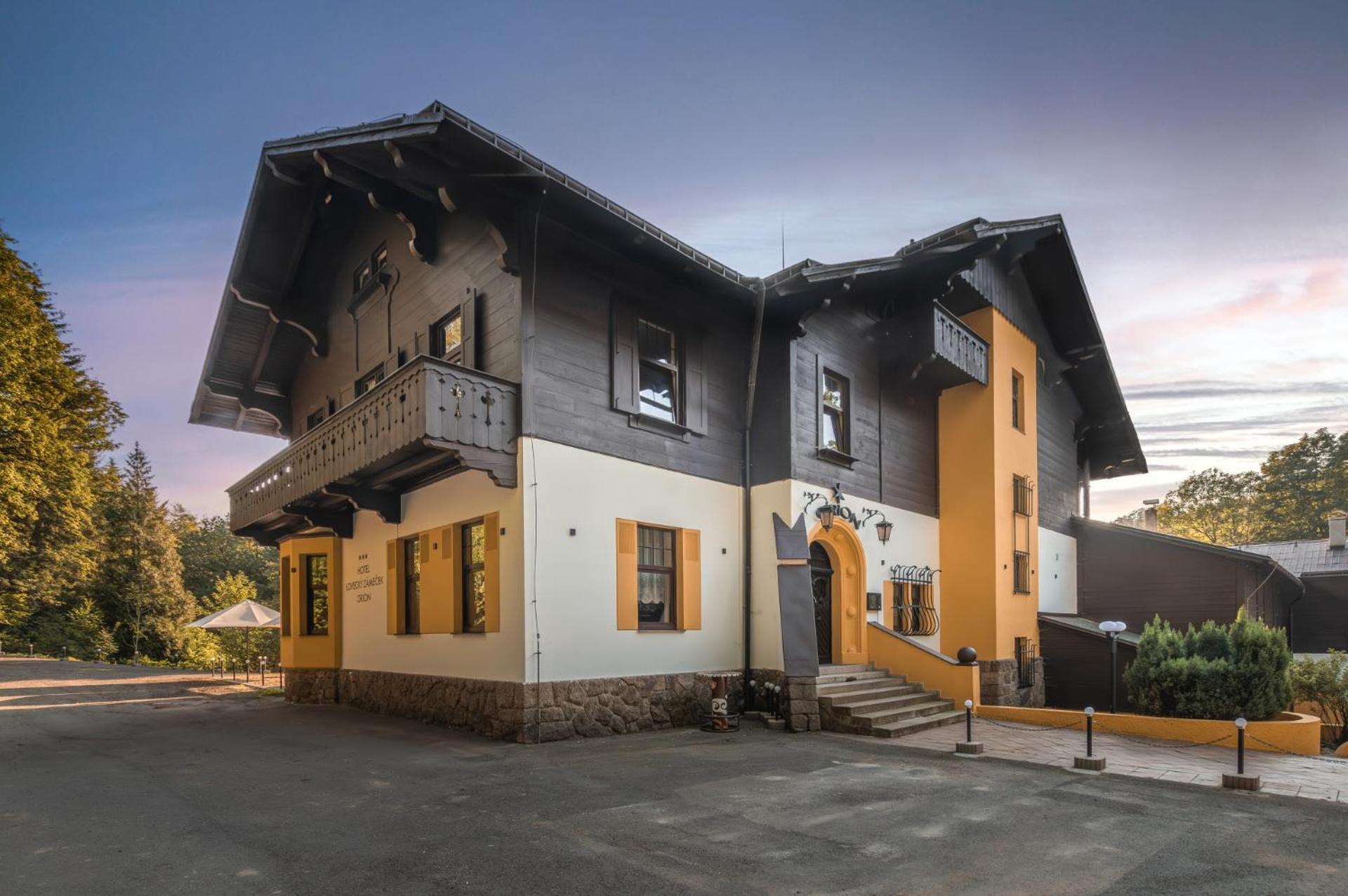 Hotel Lovecky Zamecek Orion Liberec Kültér fotó