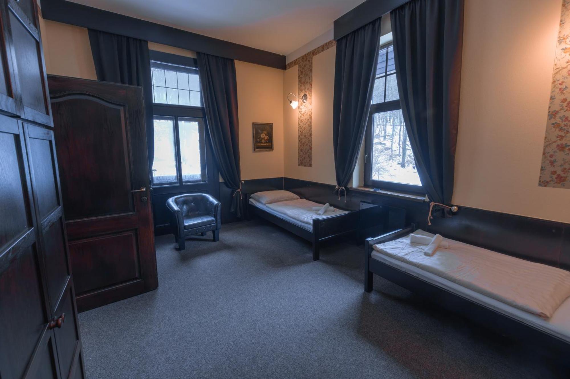 Hotel Lovecky Zamecek Orion Liberec Kültér fotó