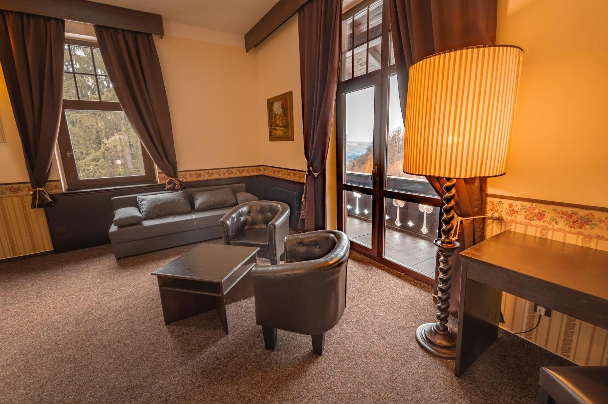 Hotel Lovecky Zamecek Orion Liberec Kültér fotó