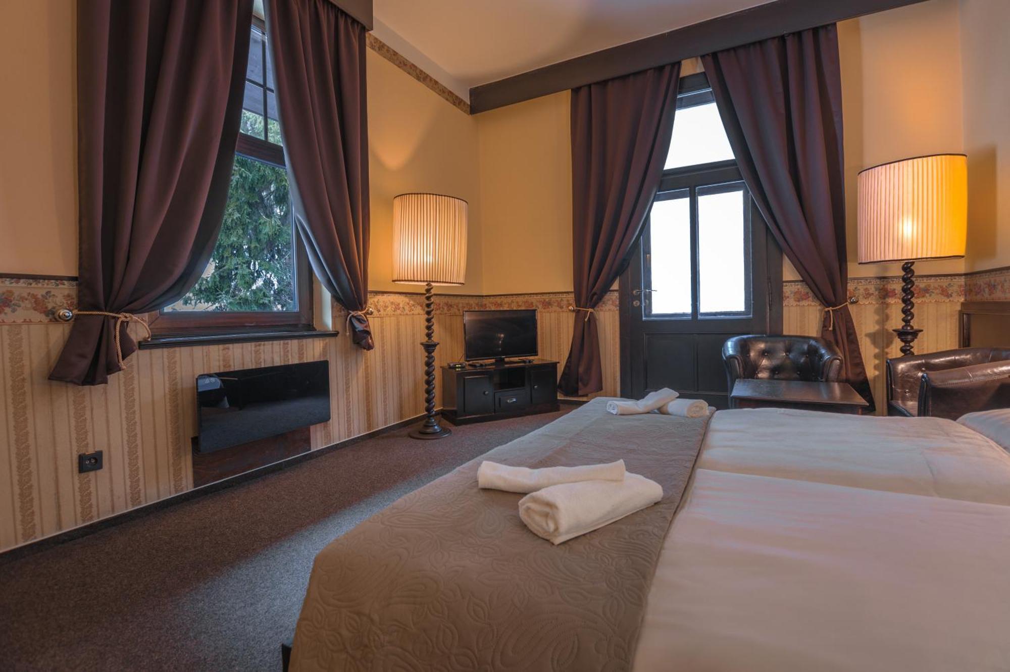 Hotel Lovecky Zamecek Orion Liberec Kültér fotó