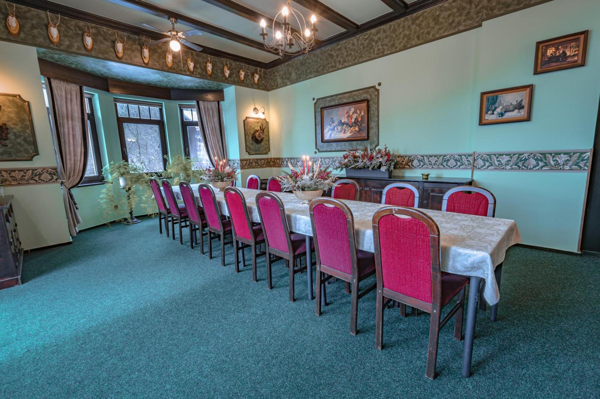 Hotel Lovecky Zamecek Orion Liberec Kültér fotó